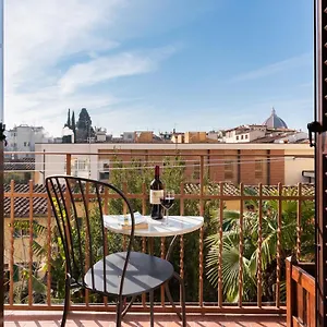 Lovely With Balcony Apartment Florence
